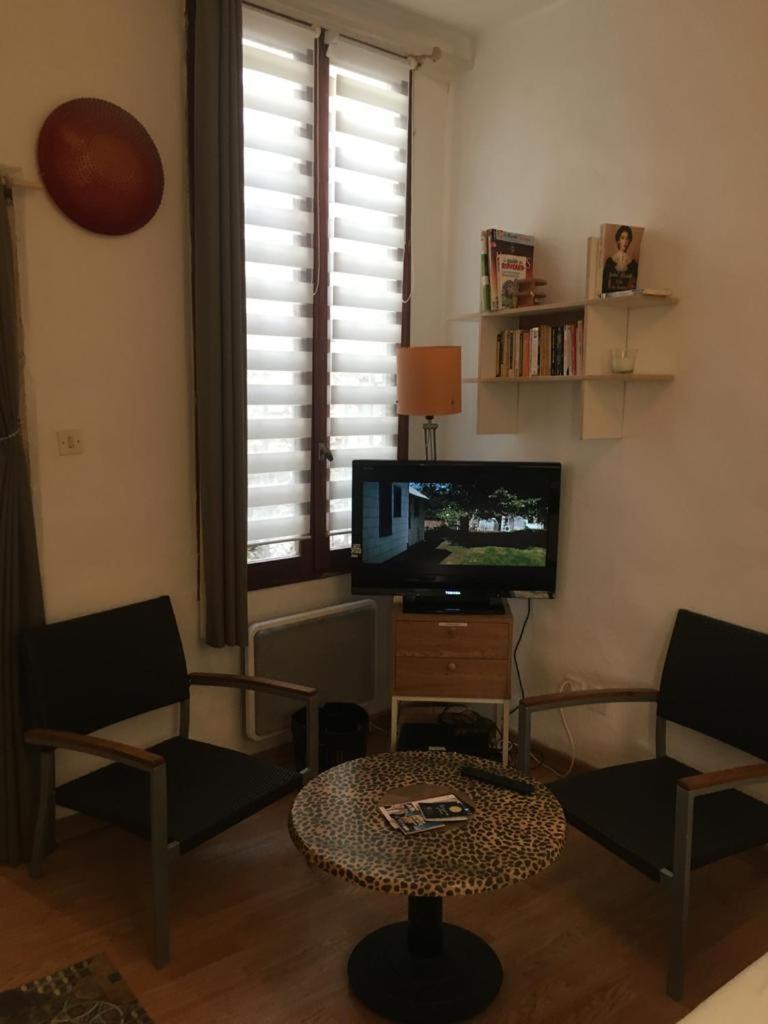 Appart Sympa Dans Le Vieux Νιμ Εξωτερικό φωτογραφία